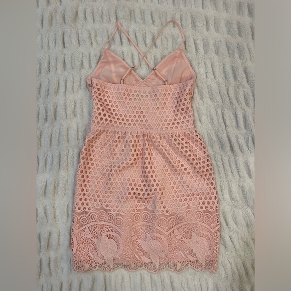 Abercrombie & Fitch Pink Eyelet Mini Dress Size Medium - Picture 7 of 9